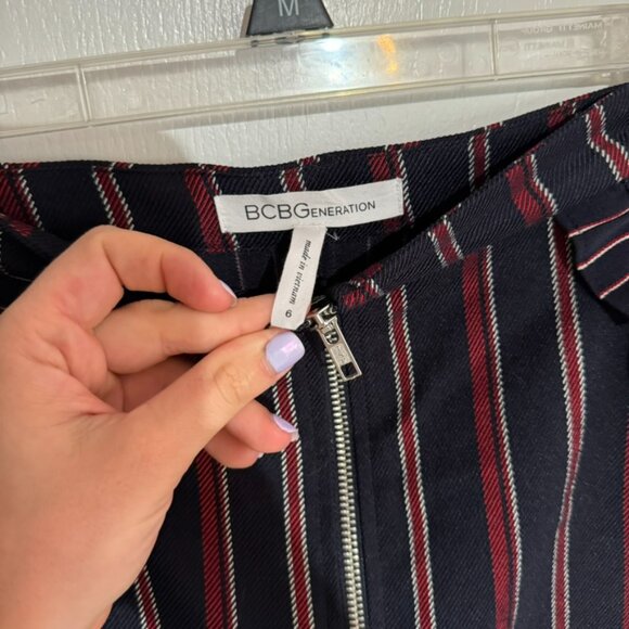 SKIRT | BCBGENERATION | SIZE 6 - Picture 7 of 10